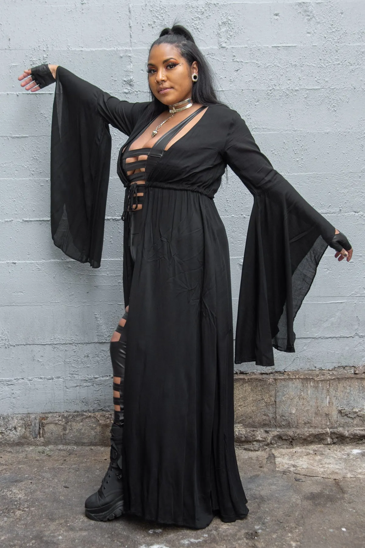 Five and Diamond Morticia Robe - no fringe