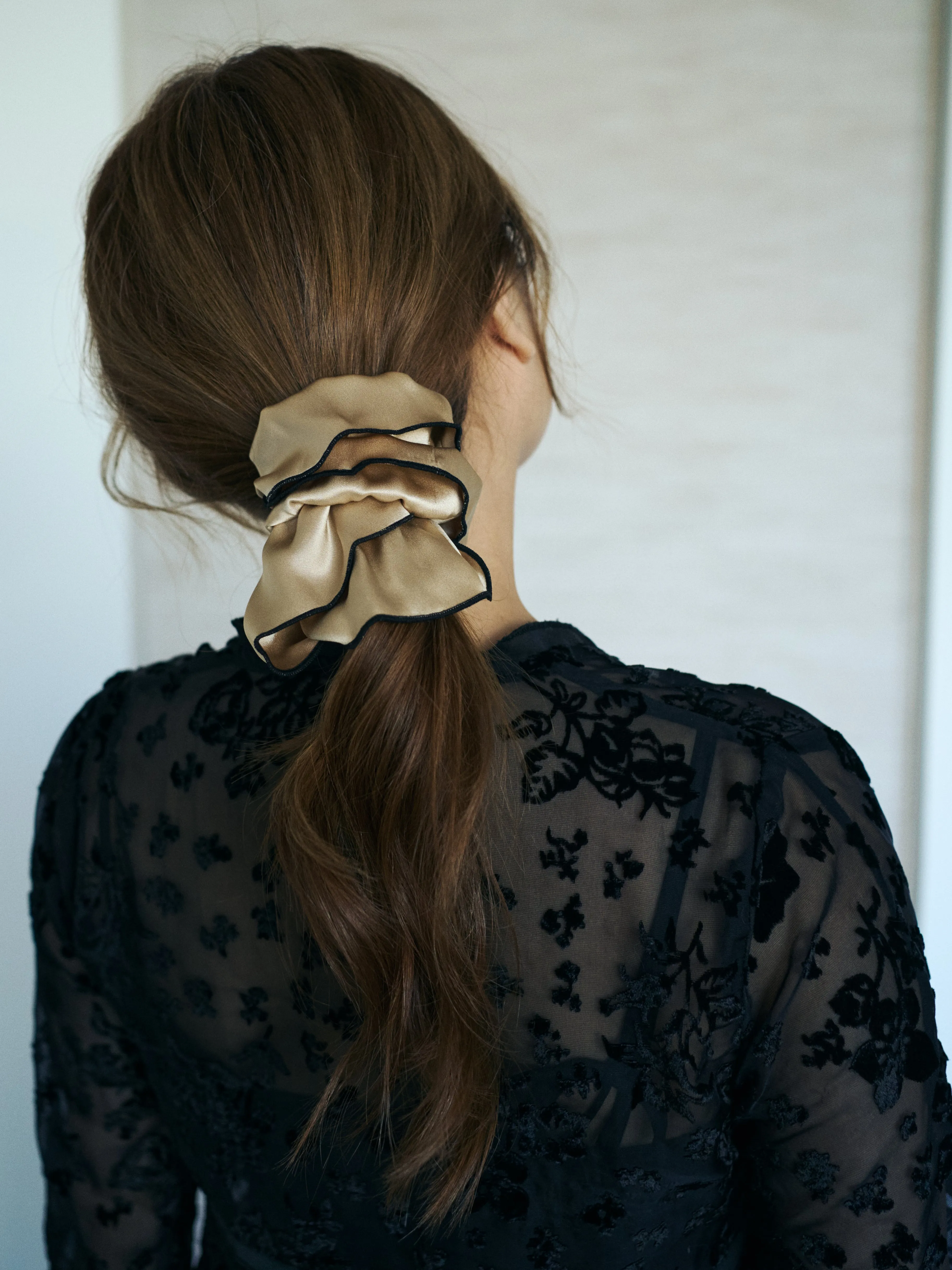 "Maxi Flower" Double-Layer Oversized Silk Scrunchie - Tan